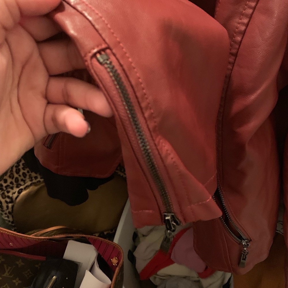 Leather jacket - Picture 5 of 8